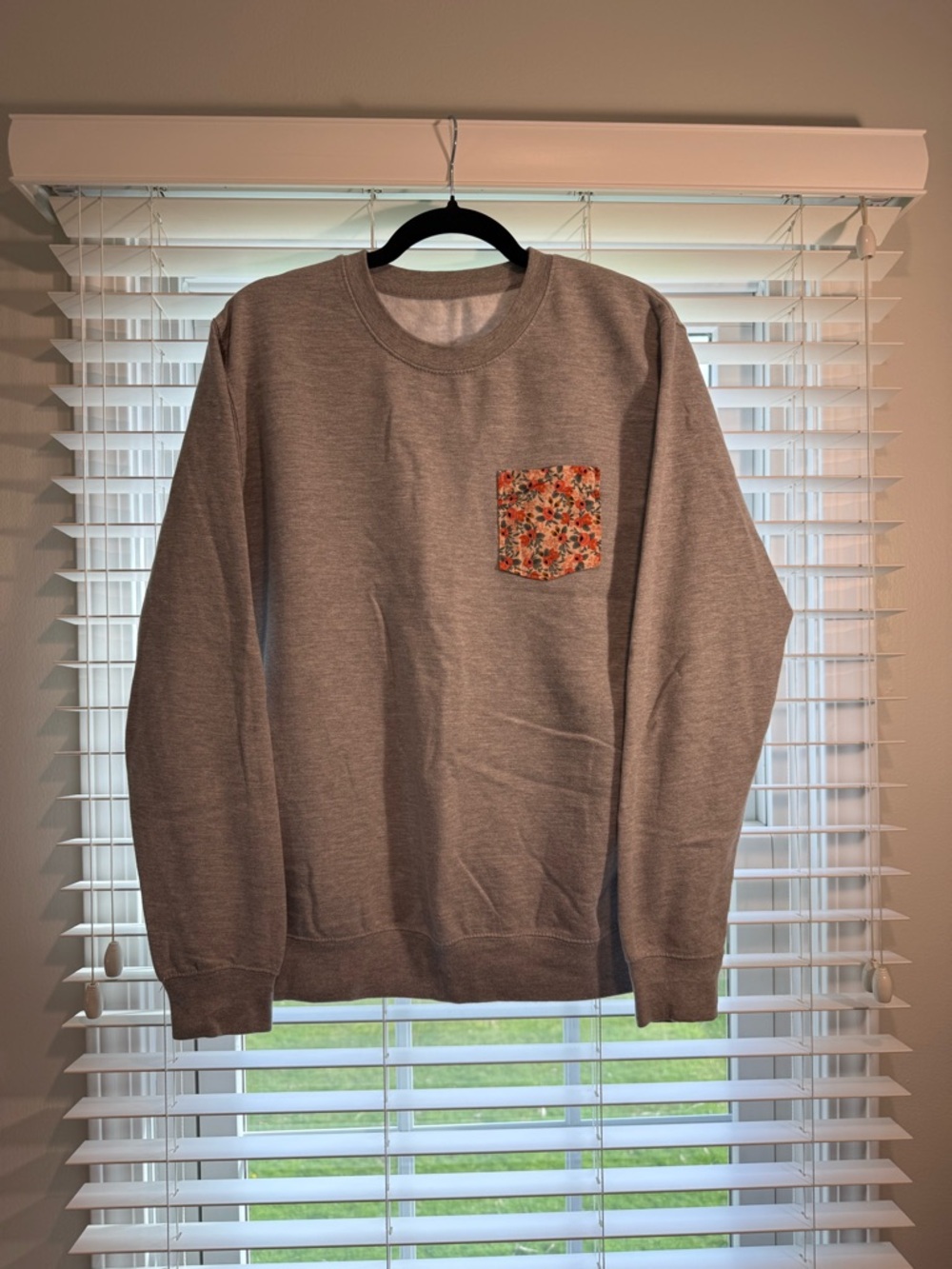 Source Unknown Gray Crewneck Sweater with Floral Patch Pocket